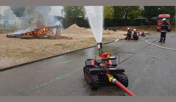POK Demonstrates Its Advanced Jupiter Firefighting Robot With The Help Of Nogent-sur-Seine Firefighters